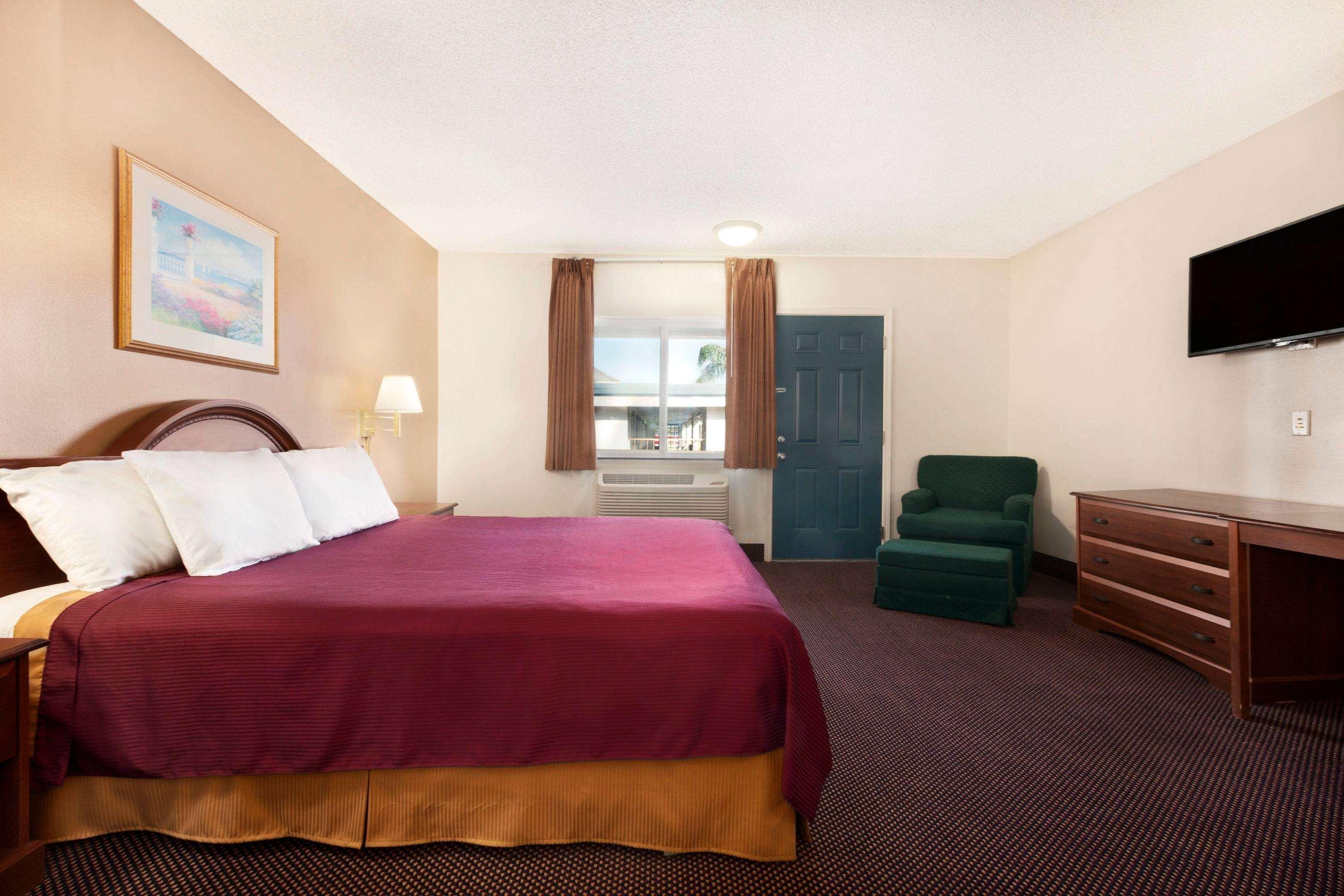 Travelodge By Wyndham Bakersfield Luaran gambar